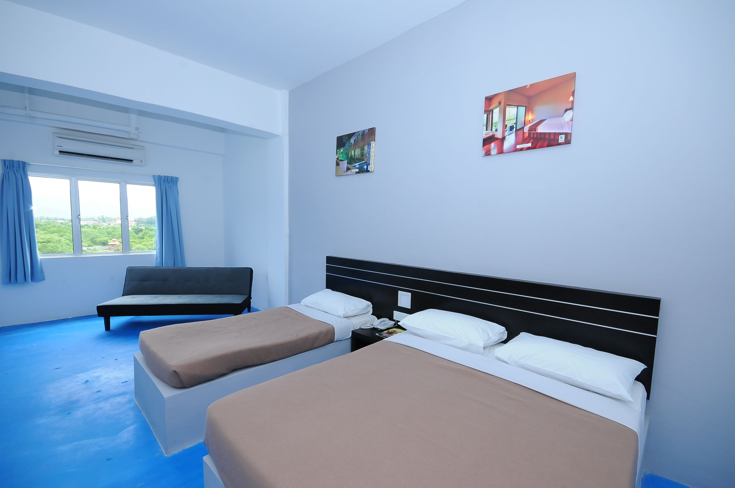Triple room with a double and a single bed